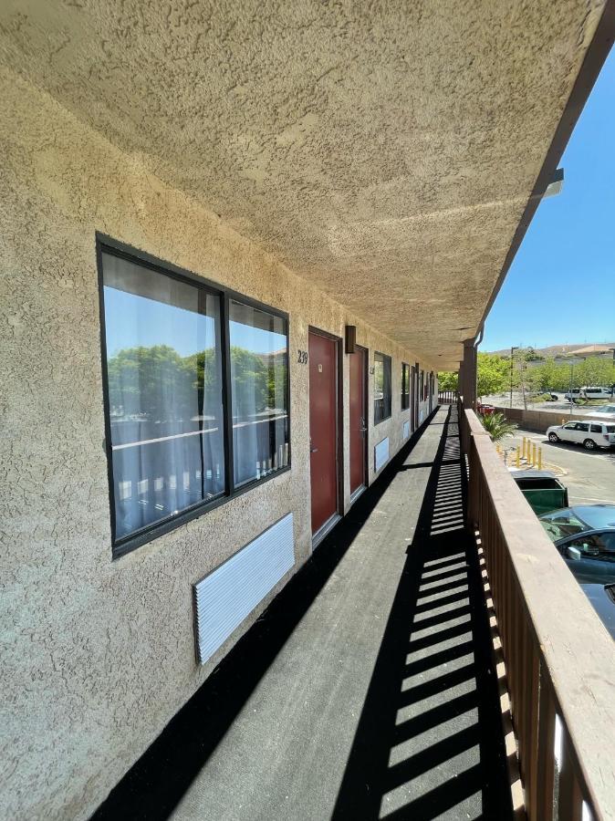 Palms Inn & Suites Palmdale Exterior foto